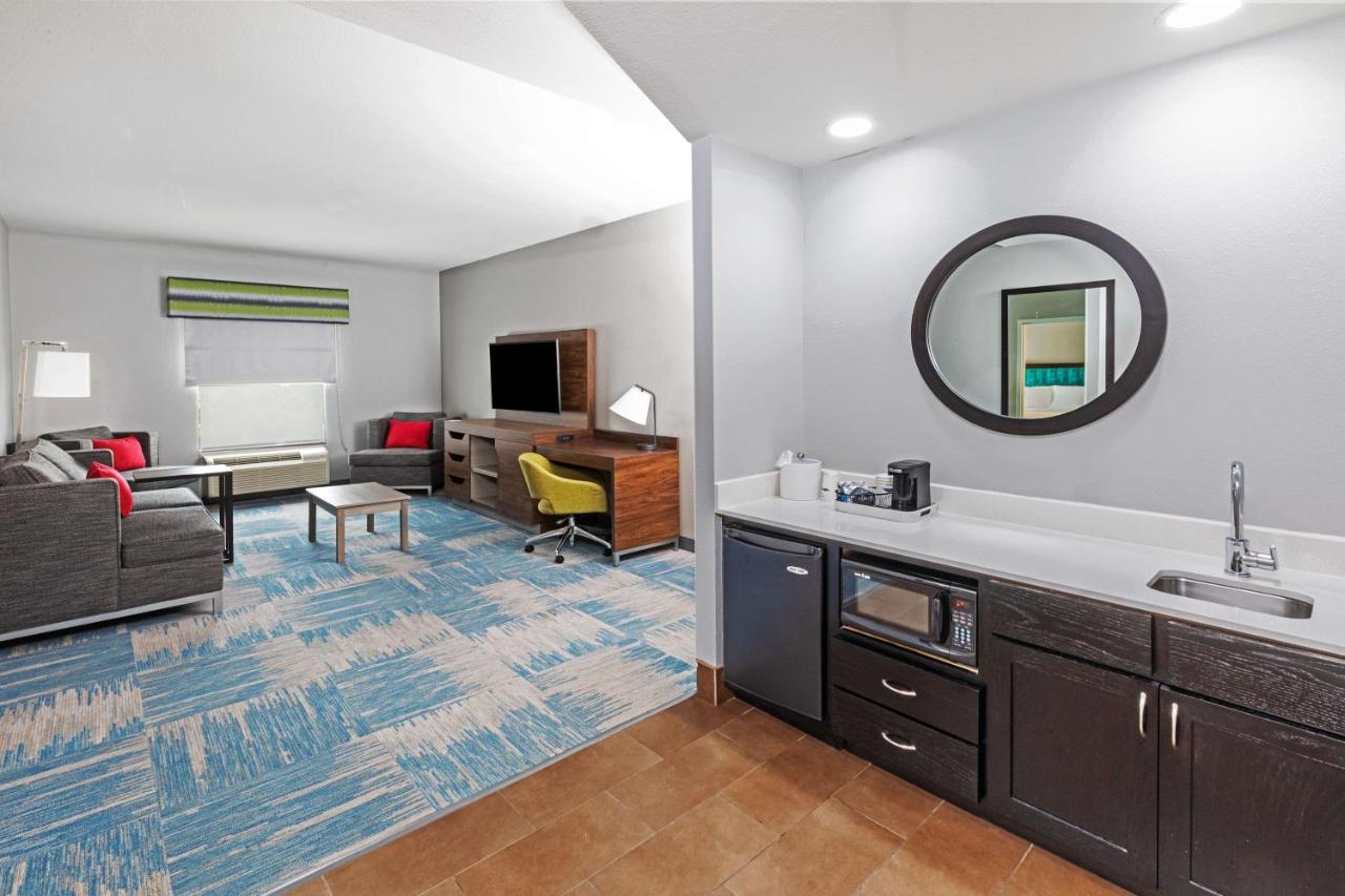 Queen Suite with Two Queen Beds - Non-Smoking at Hampton Inn & Suites Houston Heights I-10