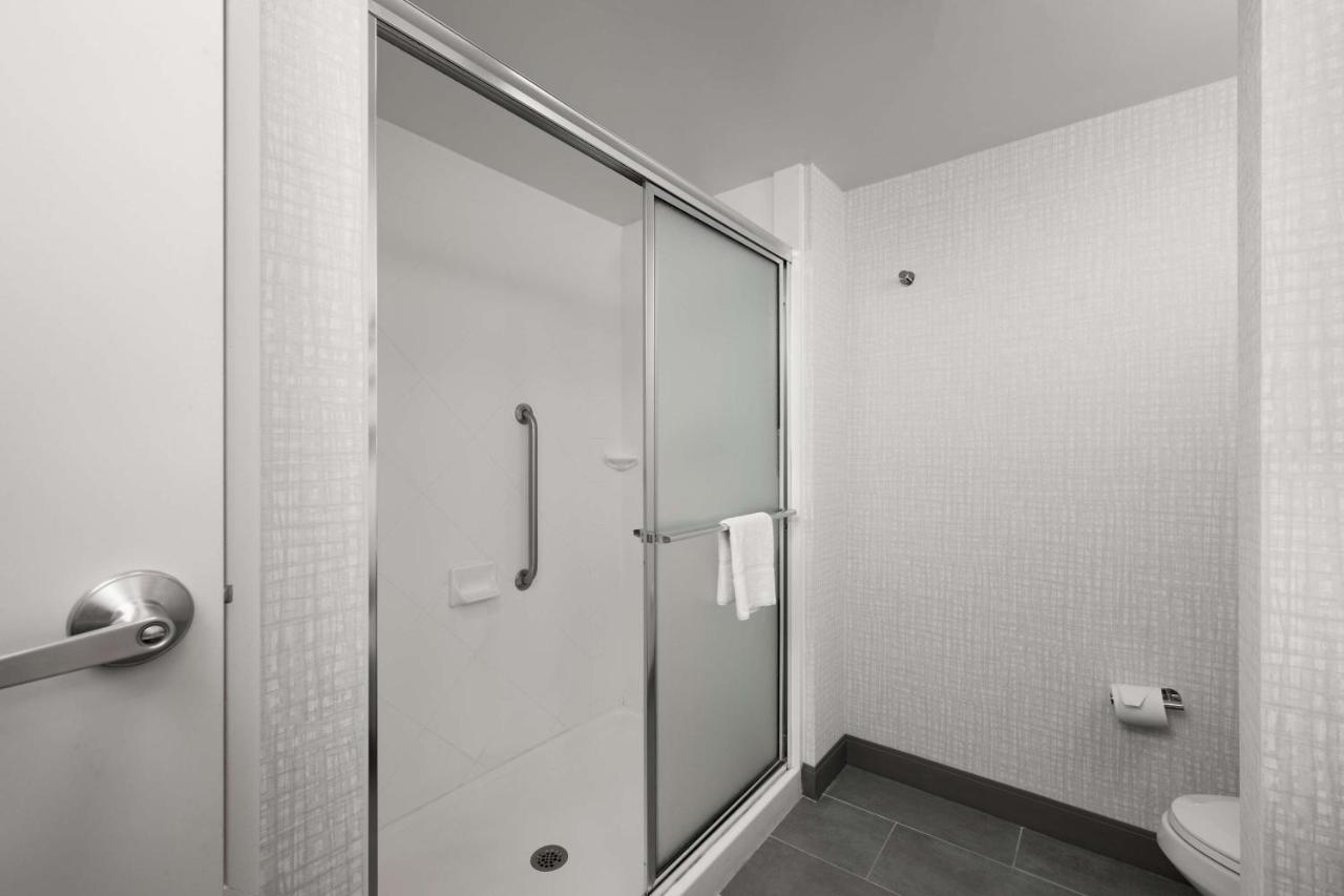 King Room - Non-Smoking at Hampton Inn & Suites Cape Cod-West Yarmouth