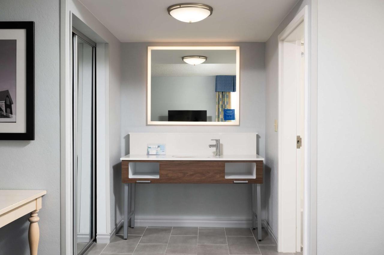 King Studio - Hearing Accessible at Hampton Inn & Suites Cape Cod-West Yarmouth