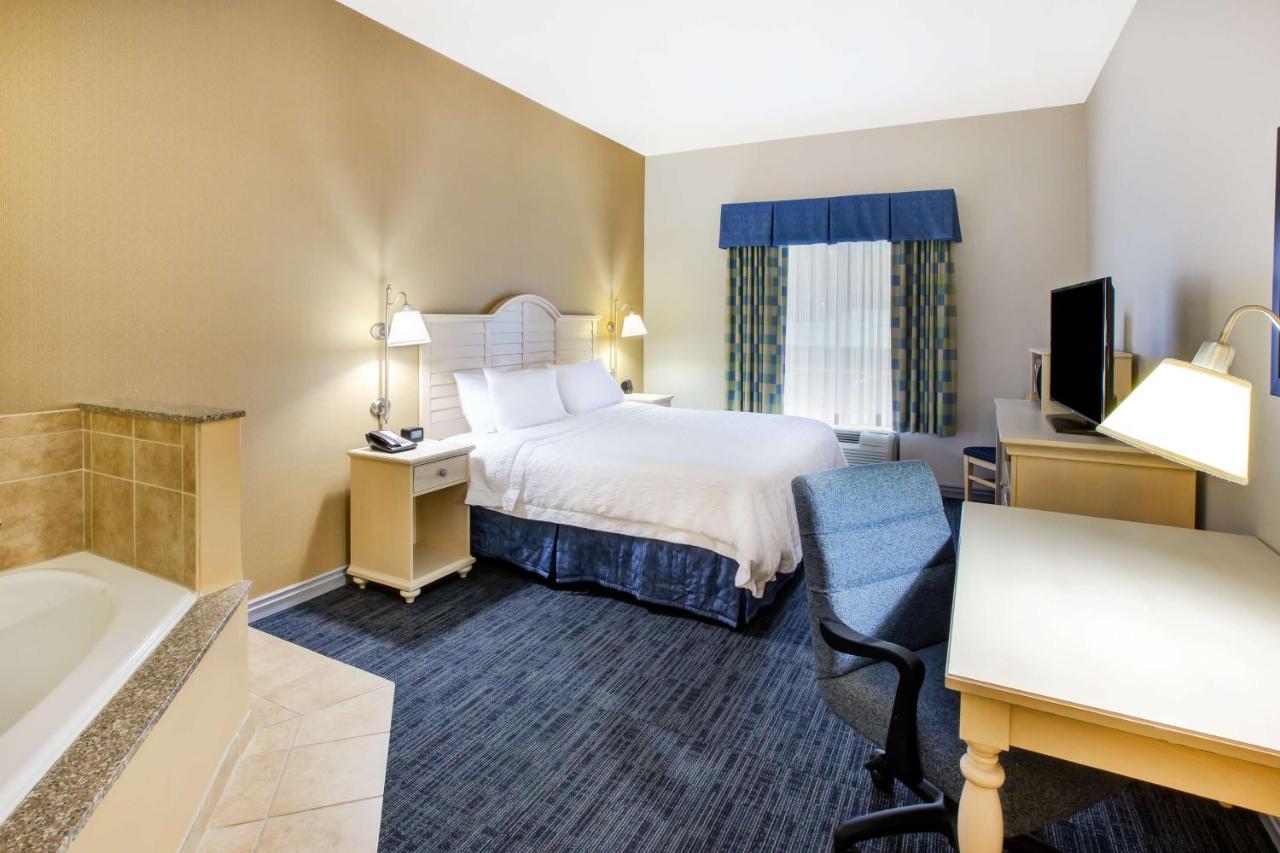 King Studio with Spa Bath - Non-Smoking at Hampton Inn & Suites Cape Cod-West Yarmouth