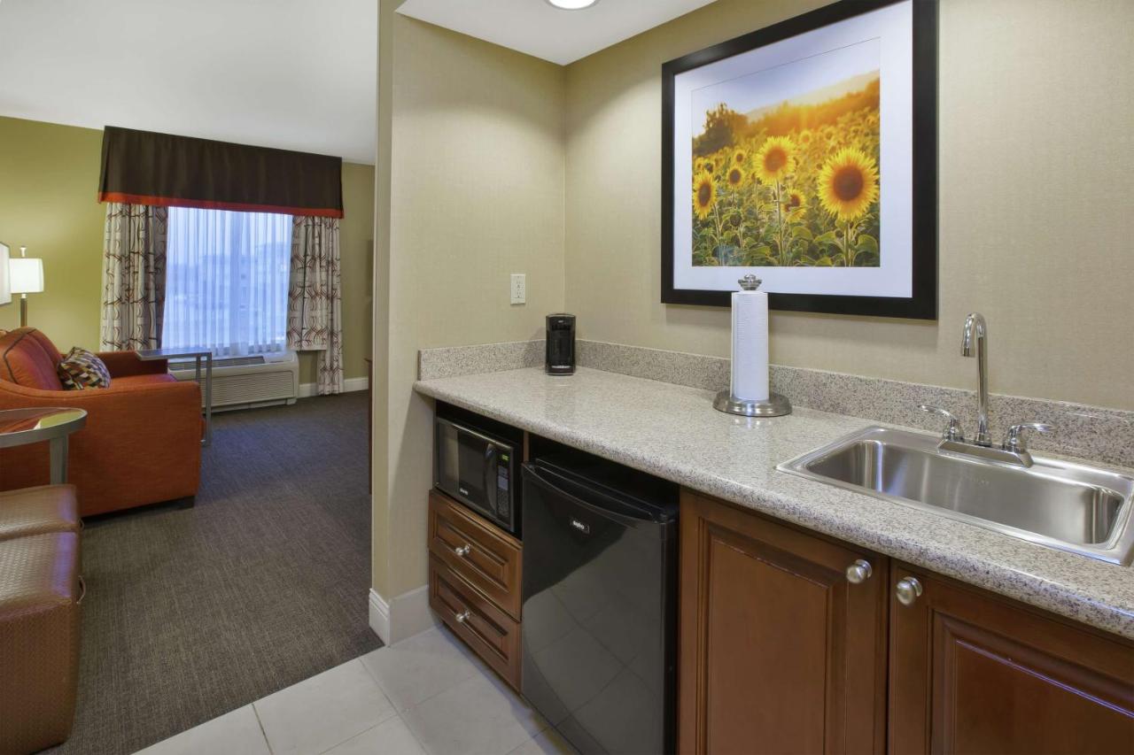 King Studio at Hampton Inn & Suites Wichita Northeast
