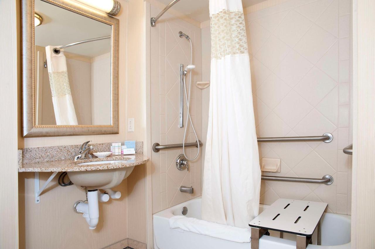 Double room with Two Double Beds - Disability Access Hearing Accessible at Hampton Inn Jacksonville