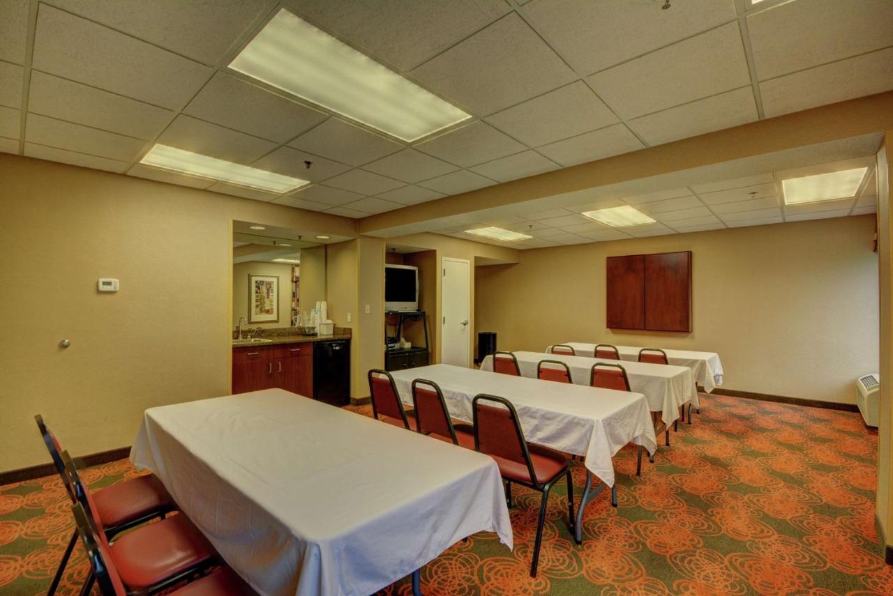 | Hampton Inn Indianapolis-South