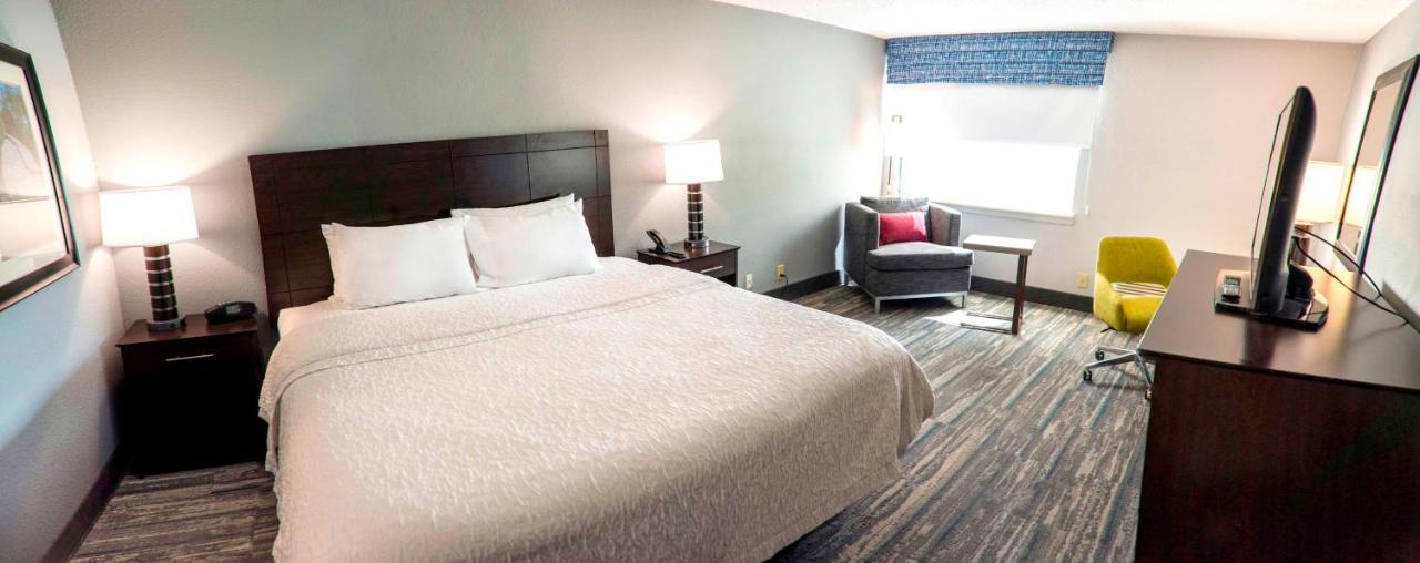 King Room - Non-Smoking at Hampton Inn Kinston