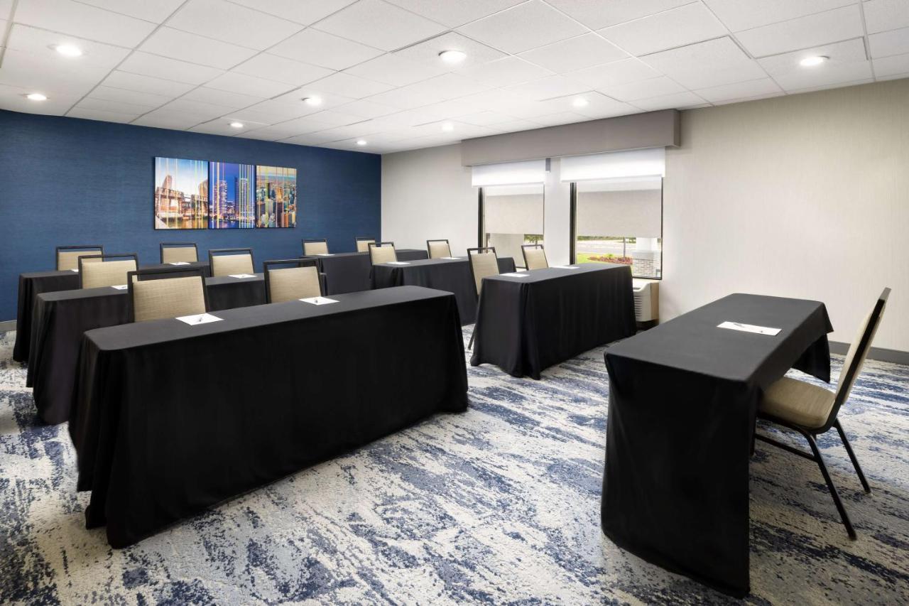| Hampton Inn Long Island/Islandia