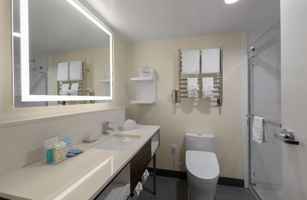 King Room - Non-Smoking at Hampton Inn Greenville/Travelers Rest