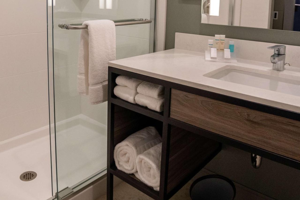 Premium Queen Room with Two Queen Beds at Hilton Garden Inn Spartanburg