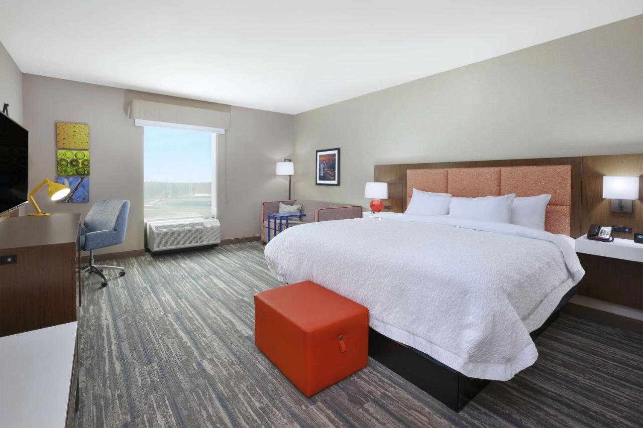 King with Sofa Bed - Hearing Accessible - Non-Smoking at Hampton Inn & Suites Grandville Grand Rapids South