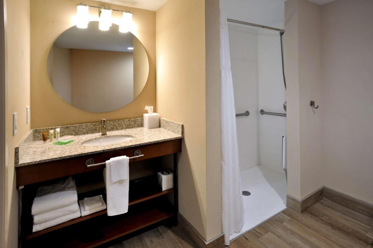 Queen Room with Two Queen Beds - Mobility/Hearing Accessible at Hotel Dello Ft Lauderdale Airport, Tapestry Collection by Hilton