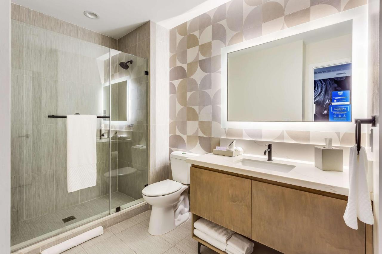 One-Bedroom King Suite at SERENA Hotel Aventura Miami, Tapestry Collection by Hilton