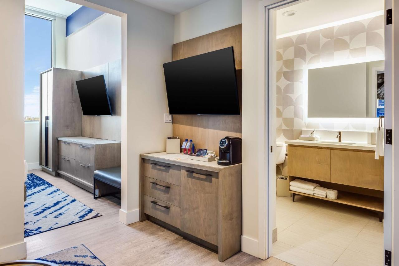 One-Bedroom King Suite at SERENA Hotel Aventura Miami, Tapestry Collection by Hilton