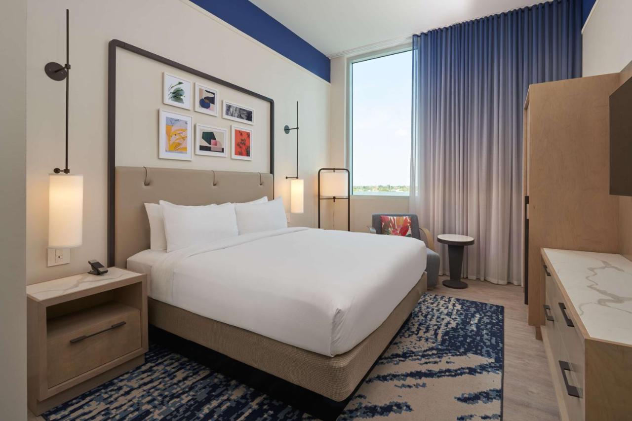 King Suite at SERENA Hotel Aventura Miami, Tapestry Collection by Hilton