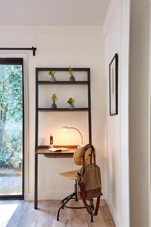 | Mine and Farm, The Inn at Guerneville, CA