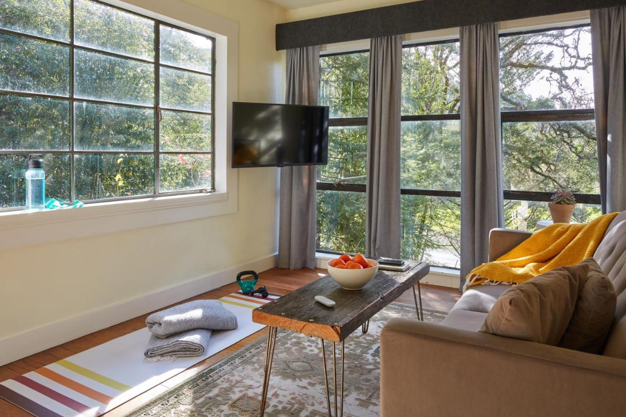 | Mine and Farm, The Inn at Guerneville, CA