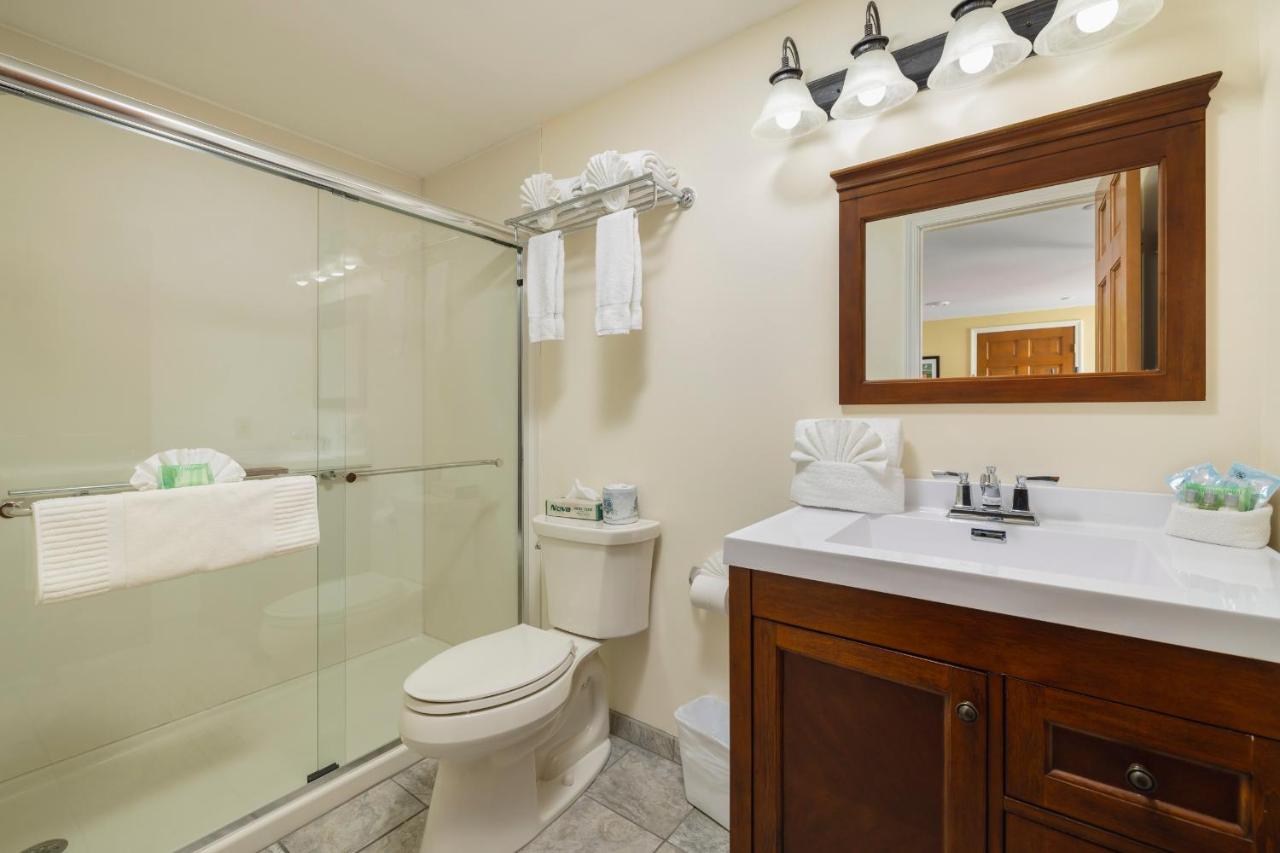 King Studio with Sofa Bed at Old Harbor Inn
