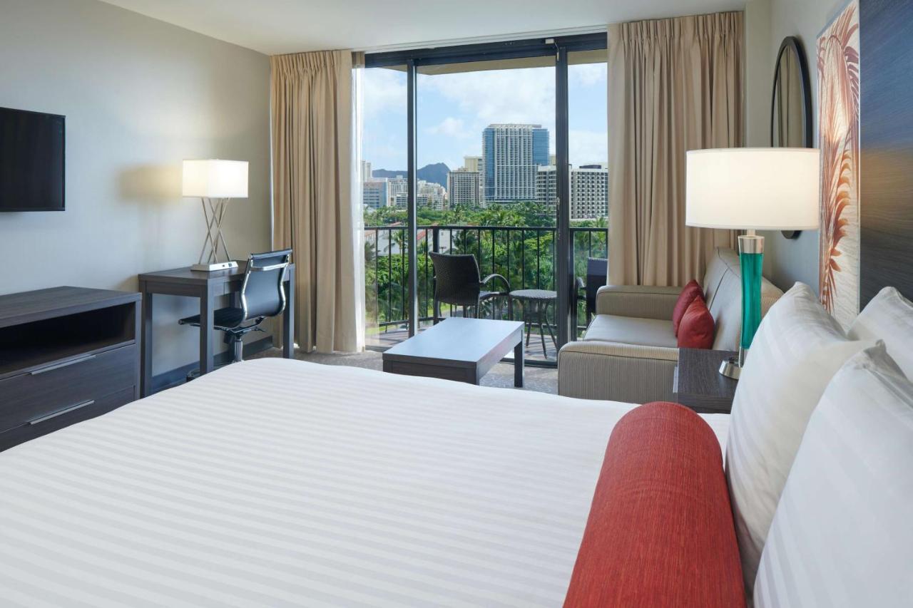 Diamond Head View Room at Aqua Palms Waikiki