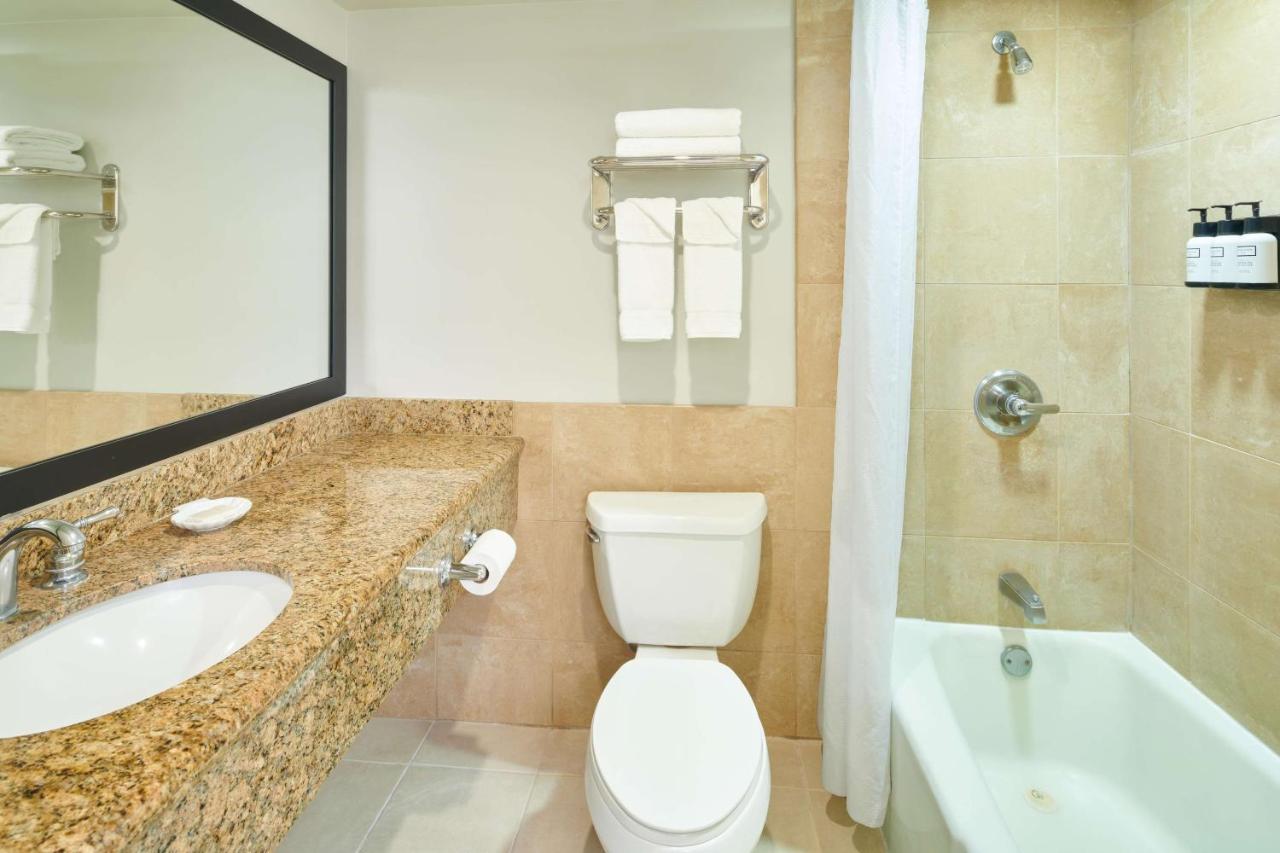 Room with City View at Aqua Palms Waikiki