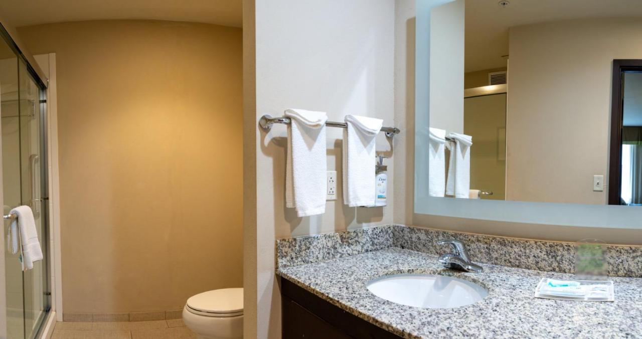 King Room at Holiday Inn Murfreesboro, an IHG Hotel