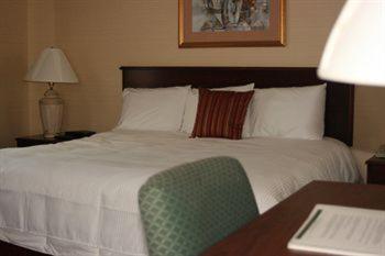 | Maron Hotel & Suites