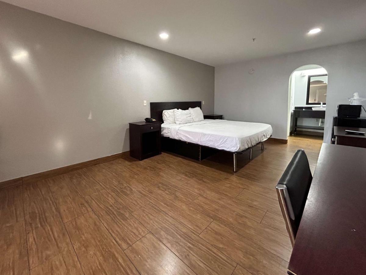  | OYO Hotel Denham Springs I-12