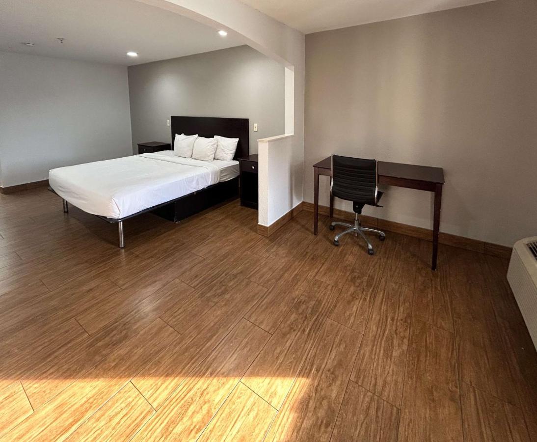  | OYO Hotel Denham Springs I-12