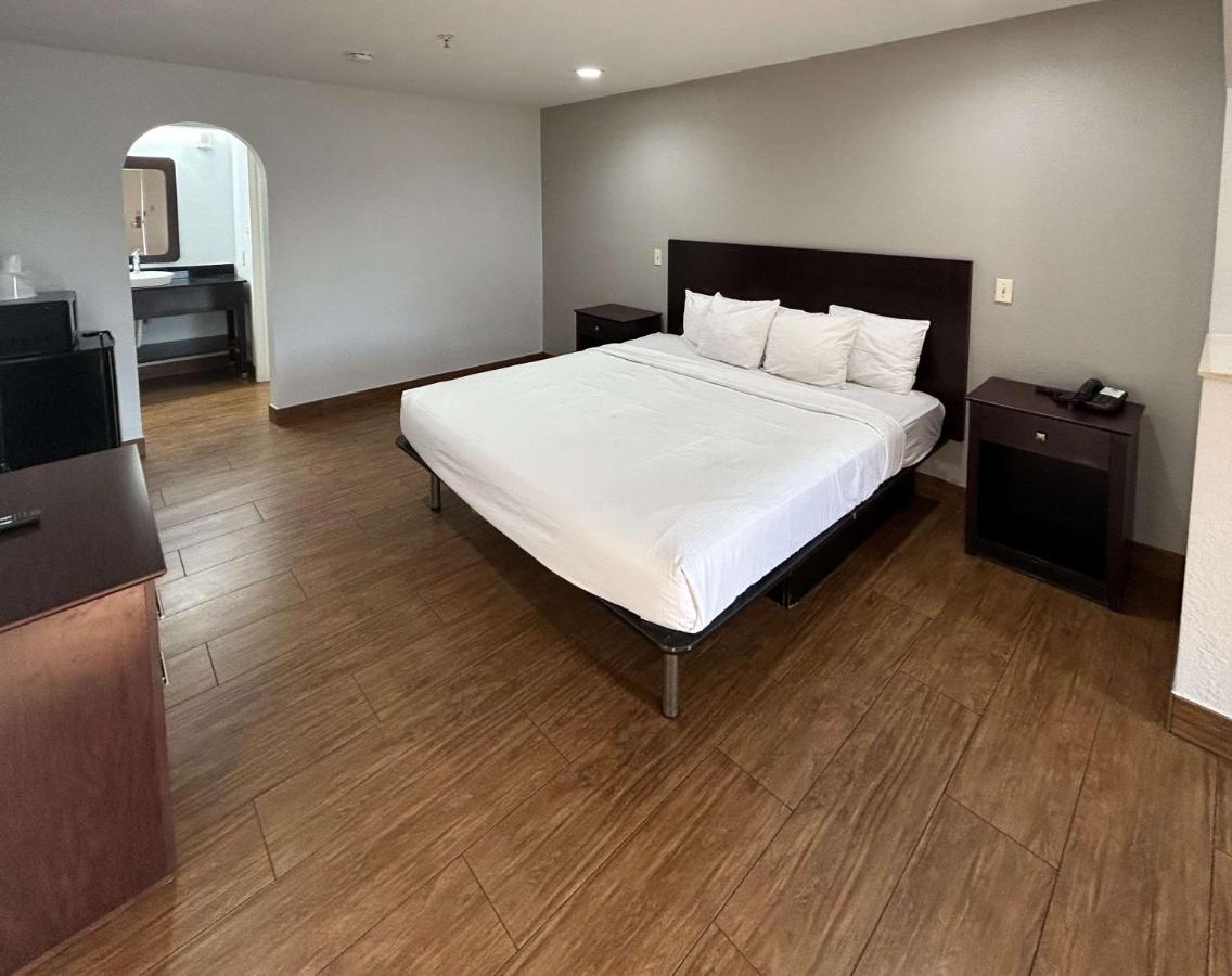  | OYO Hotel Denham Springs I-12