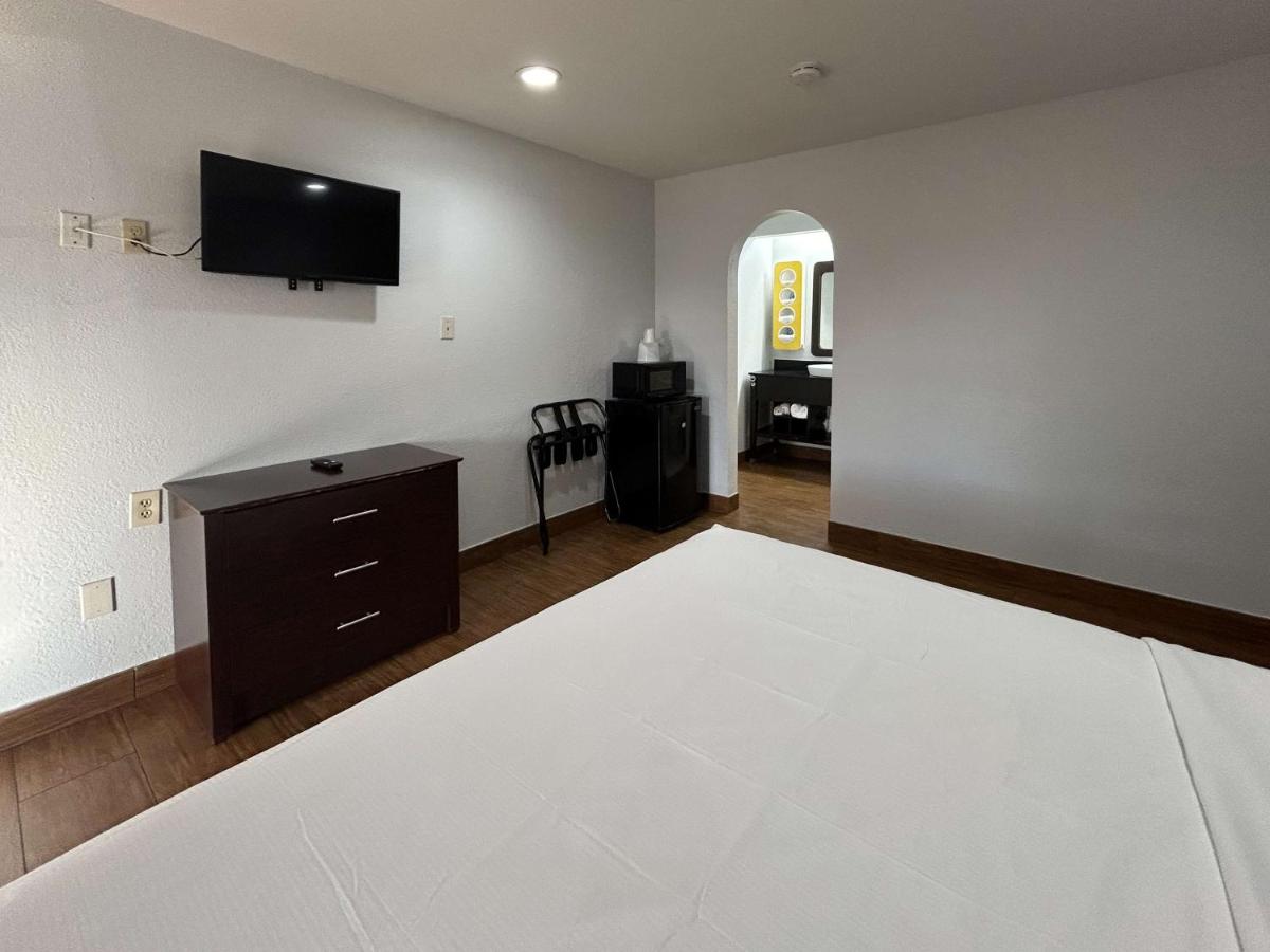  | OYO Hotel Denham Springs I-12