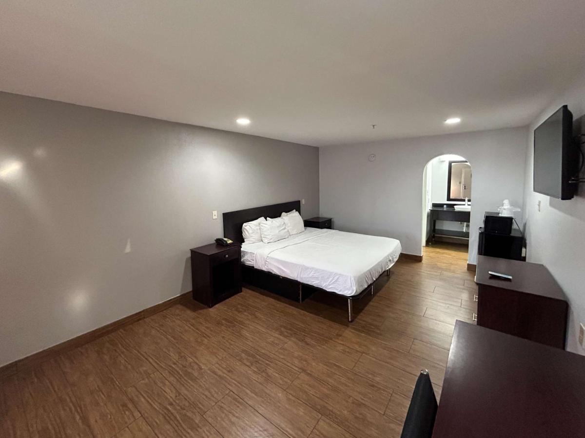  | OYO Hotel Denham Springs I-12