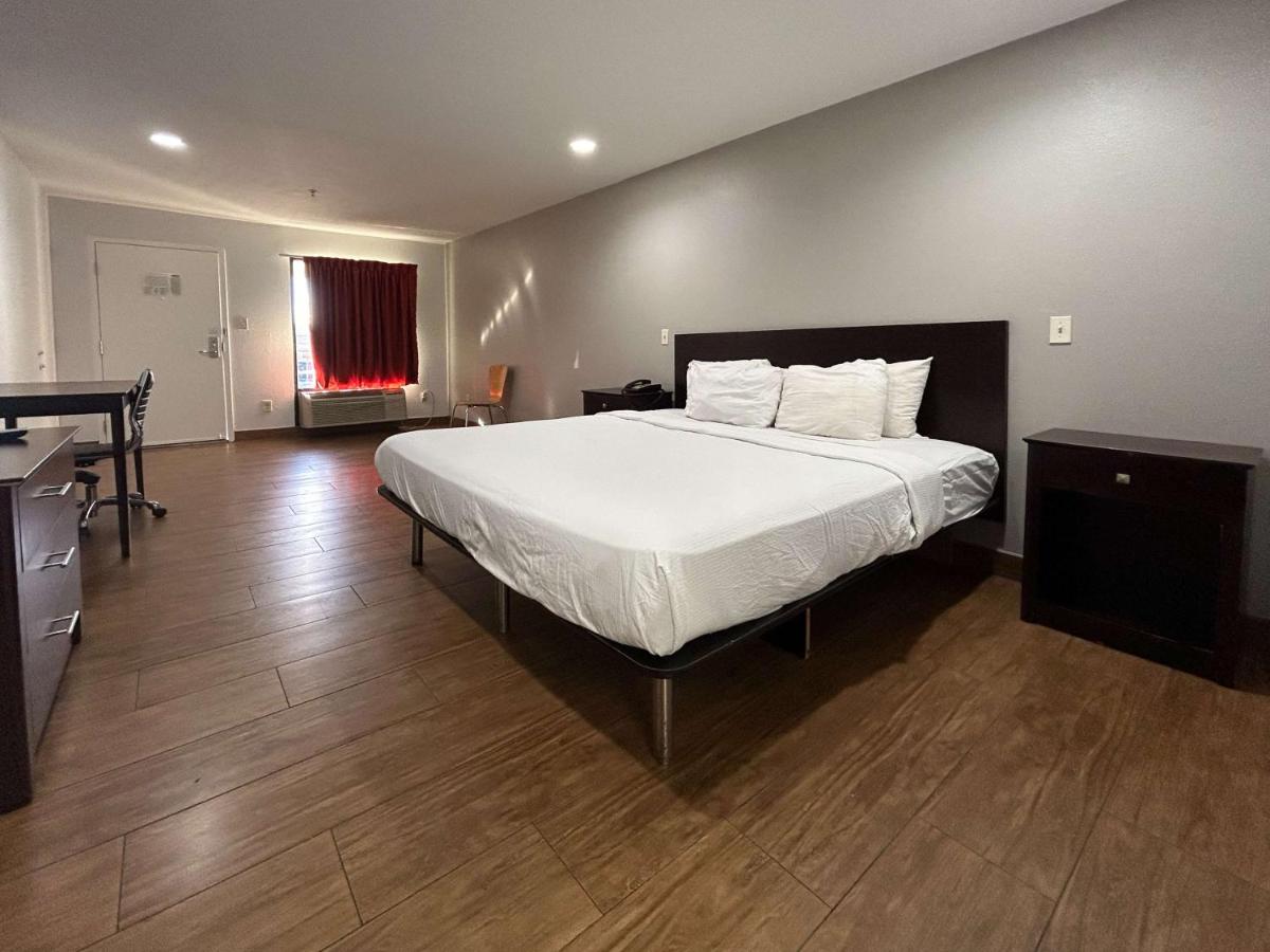 | OYO Hotel Denham Springs I-12