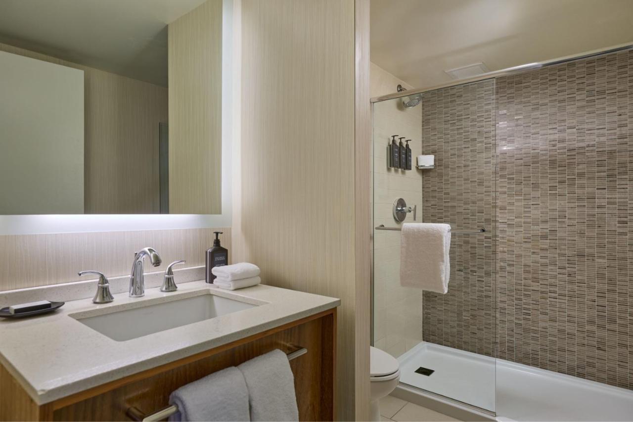 Junior King Suite with Sofa Bed and City View at Sheraton Grand Chicago Riverwalk