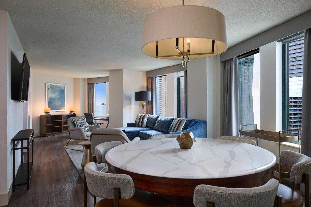 Illinois, 1 Bedroom Larger Suite, 1 King or 2 Double at Sheraton Grand Chicago Riverwalk