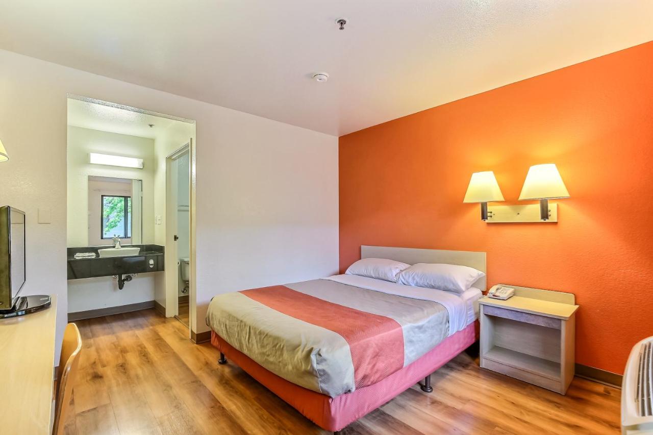  | Motel 6-Pinole, CA