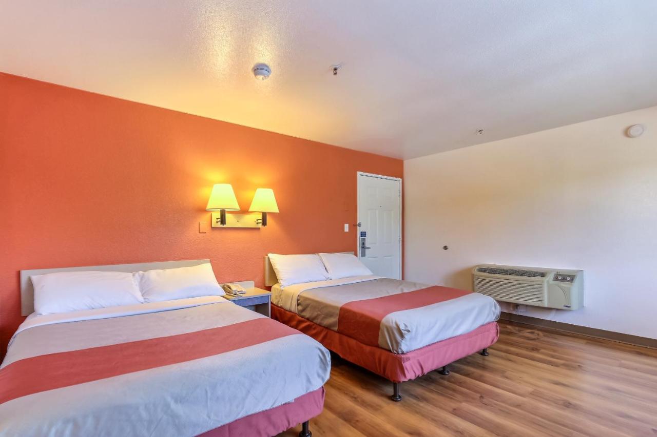 | Motel 6-Pinole, CA