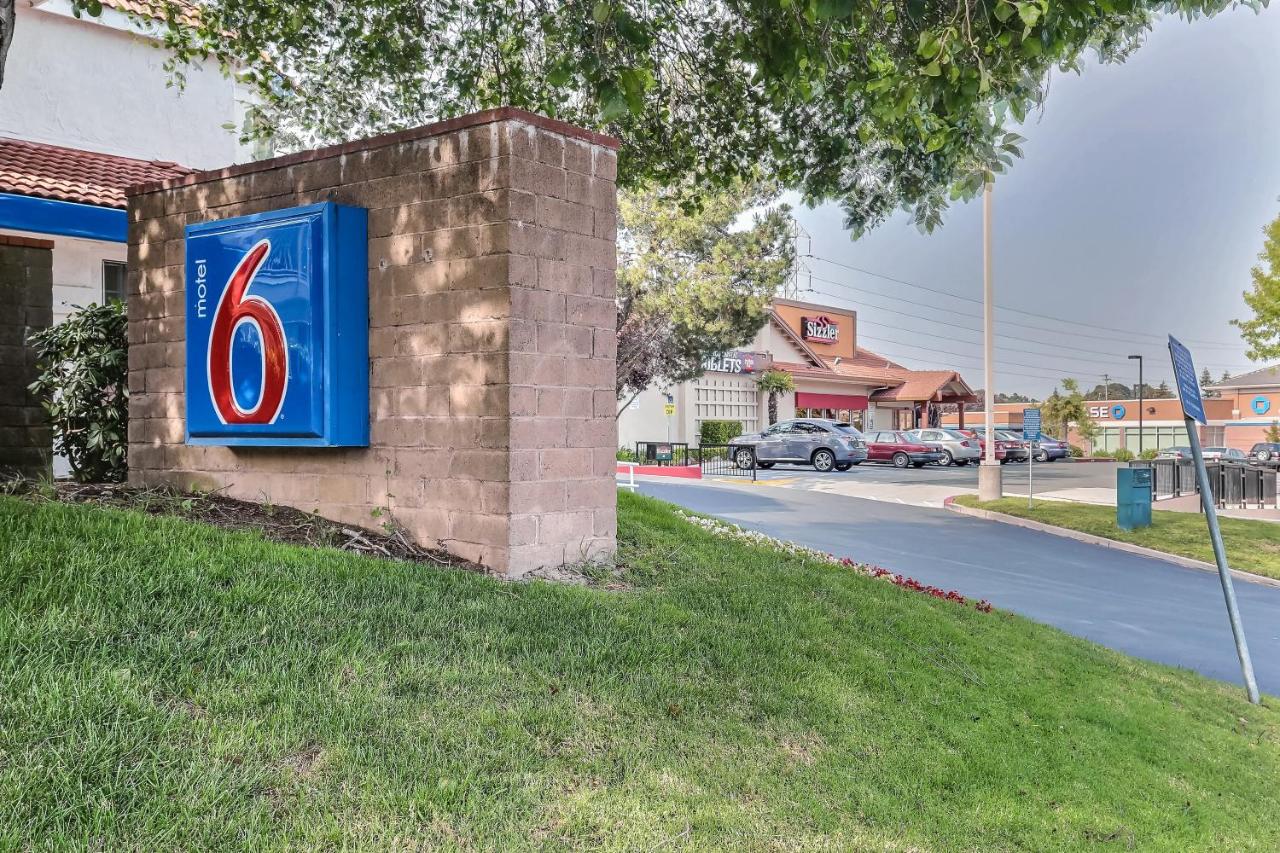 | Motel 6-Pinole, CA