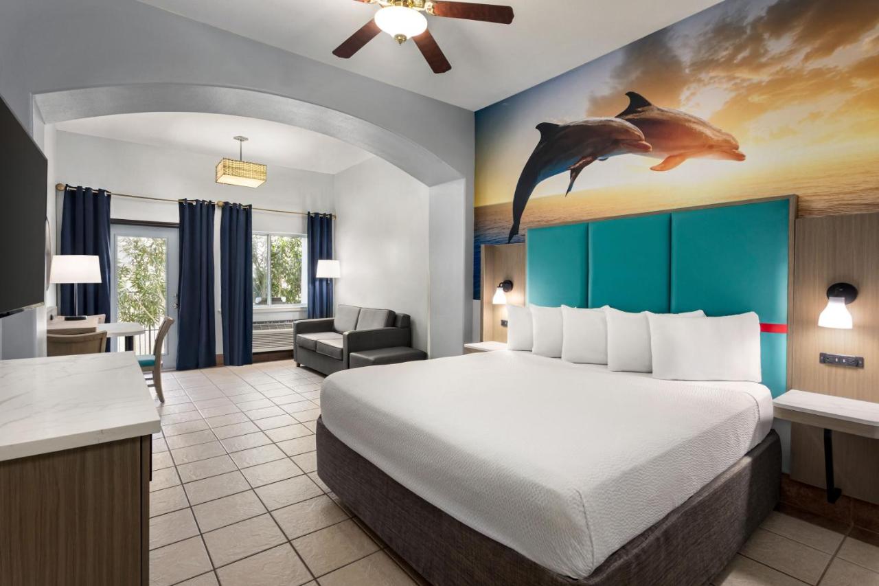 King Room at La Copa Inn Beach Hotel