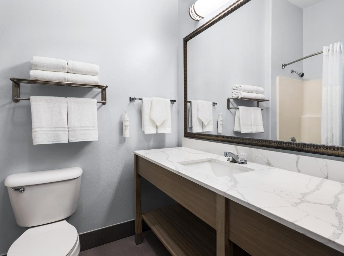 King Suite with Spa Bath at La Copa Inn Beach Hotel