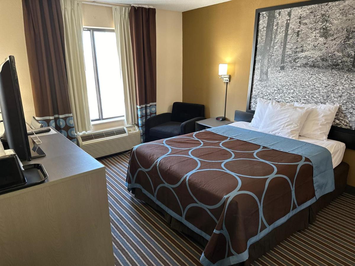 | Super 8 by Wyndham Columbia Clark Lane