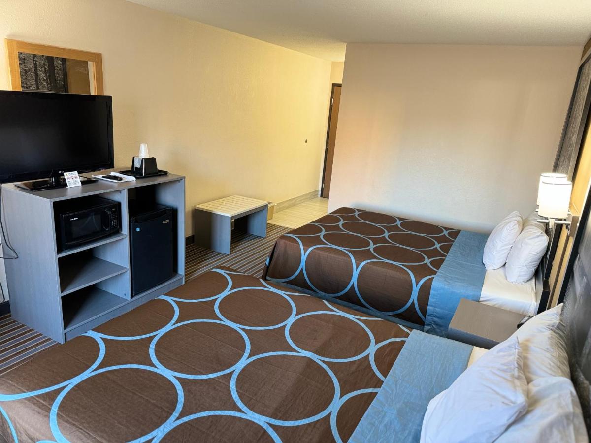 | Super 8 by Wyndham Columbia Clark Lane
