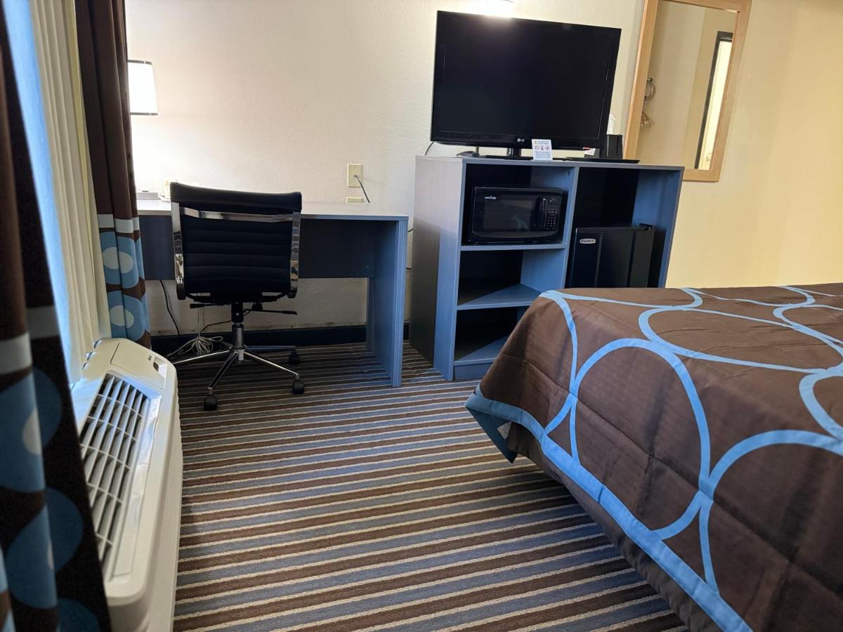 | Super 8 by Wyndham Columbia Clark Lane