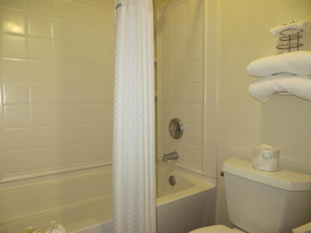 King Room - Non-Smoking at Days Inn by Wyndham Alamosa