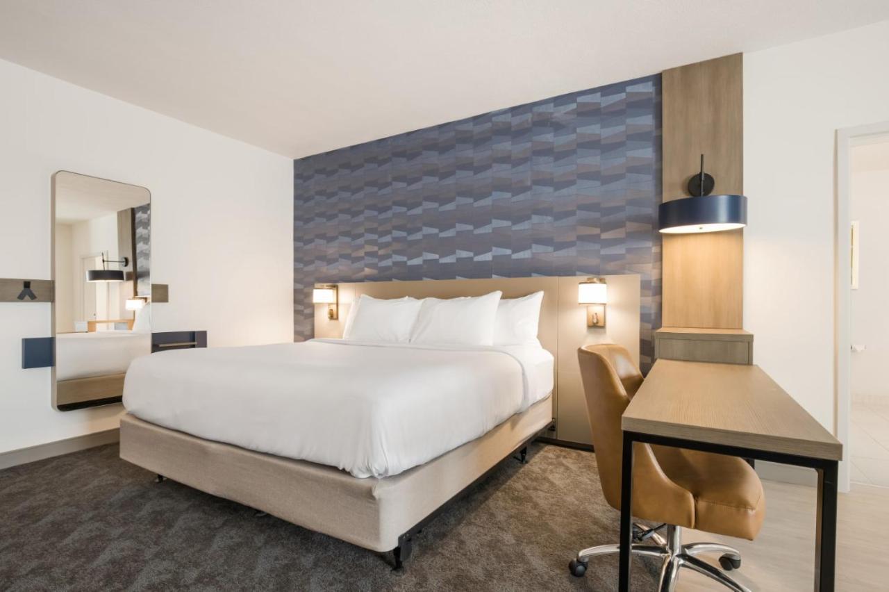 King Suite with Tub and Sofa-Bed - Accessible/Non Smoking at Comfort Inn & Suites Gaylord