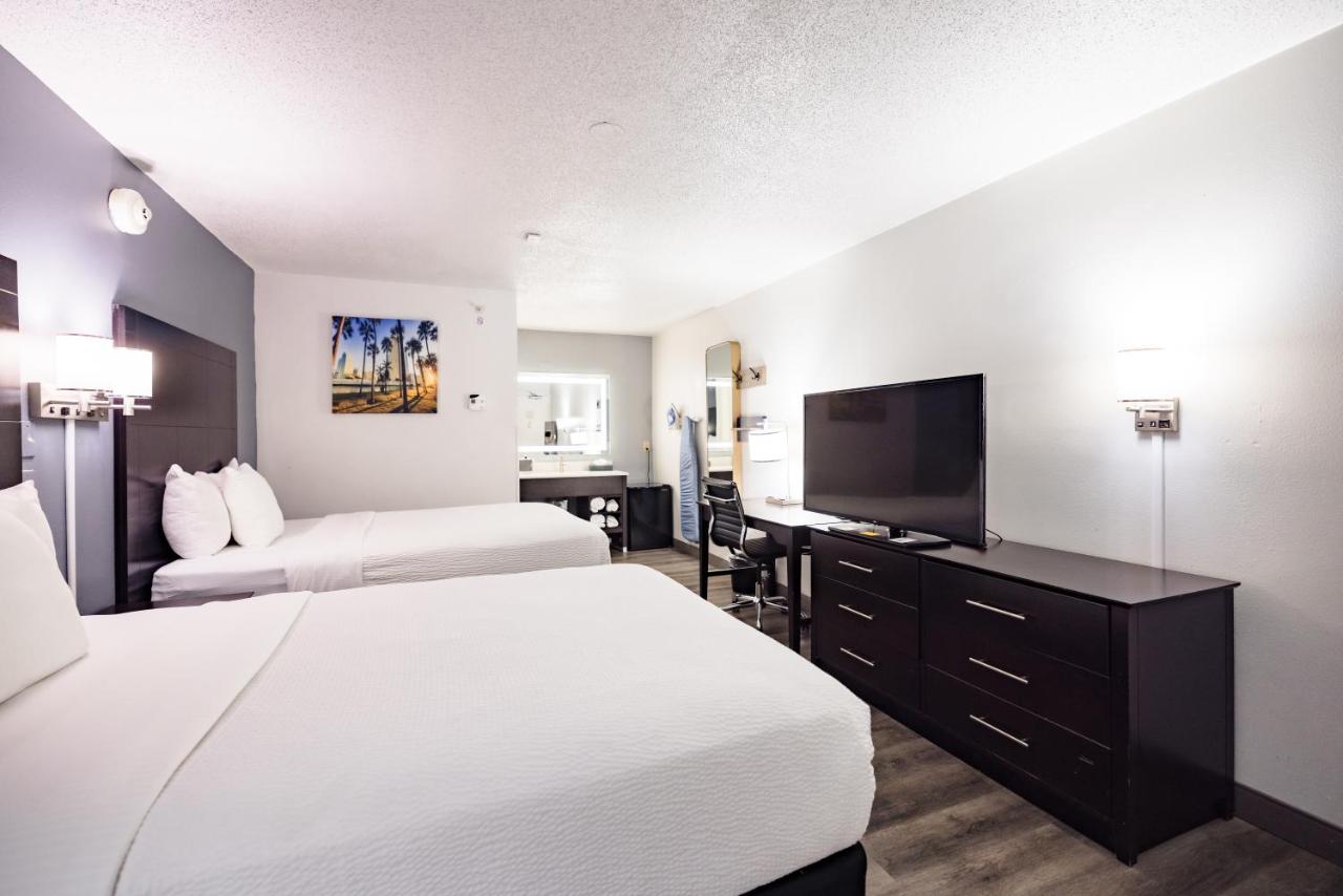 Double Room with Two Double Beds - Non-Smoking at La Quinta Inn by Wyndham Tampa Near Busch Gardens