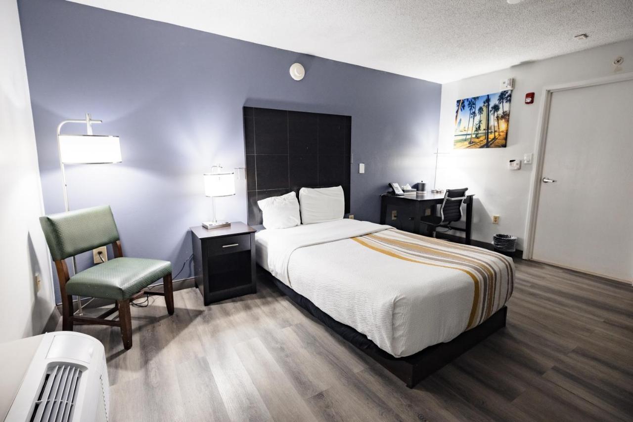 Double Room - Mobility Access/Non-Smoking at La Quinta Inn by Wyndham Tampa Near Busch Gardens