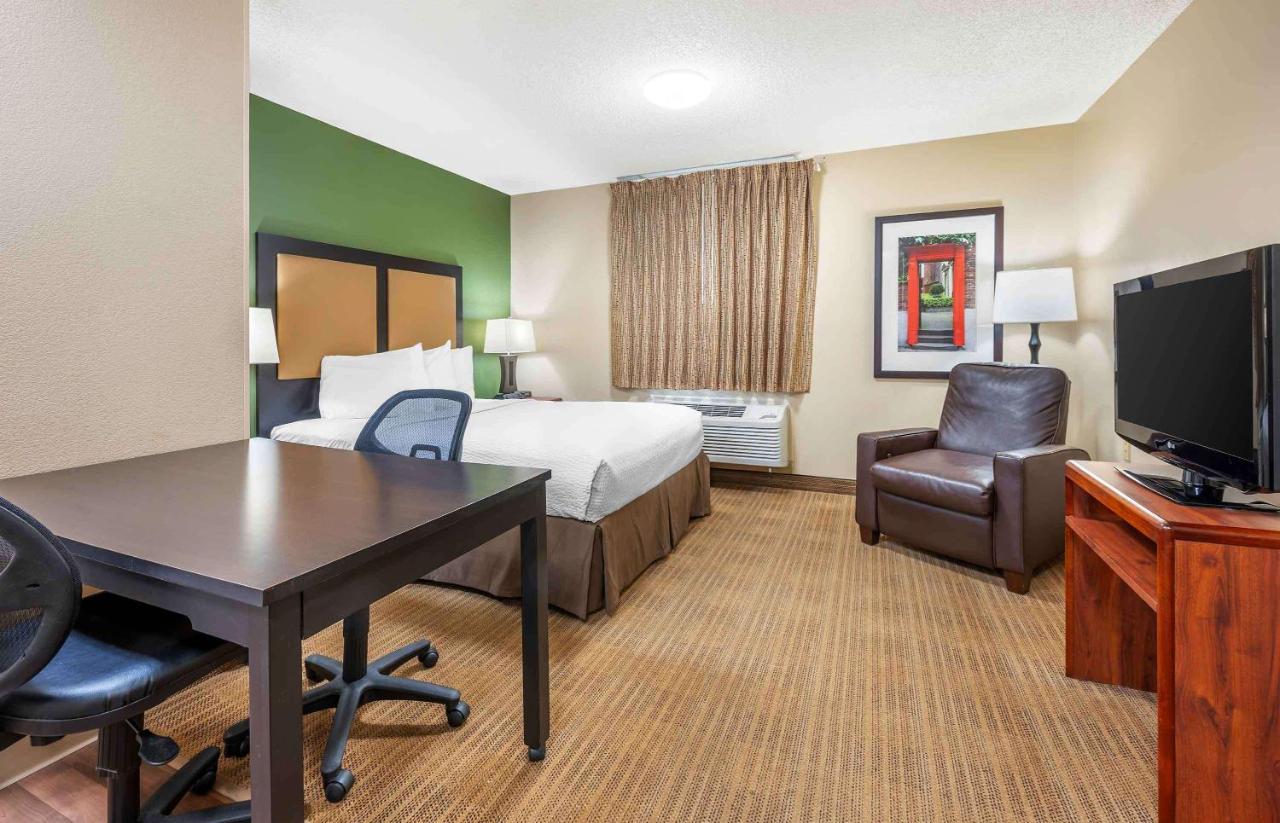 Queen Studio - Non-Smoking at Studio 6 Extended Stay Florence, KY - Meijer Dr./Cincinnati