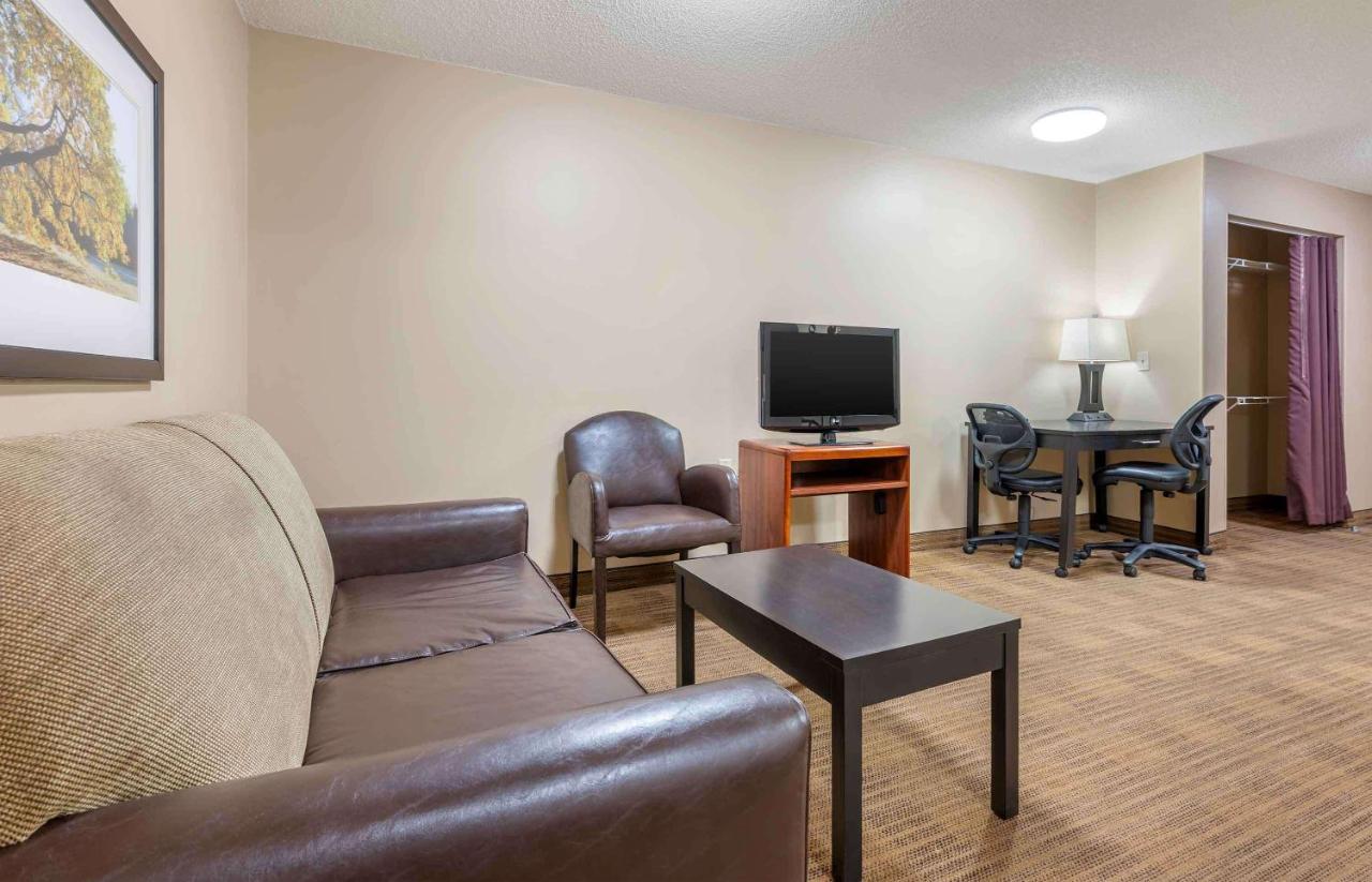Deluxe Studio with 1 Queen Bed - Non-Smoking at Studio 6 Extended Stay Florence, KY - Meijer Dr./Cincinnati