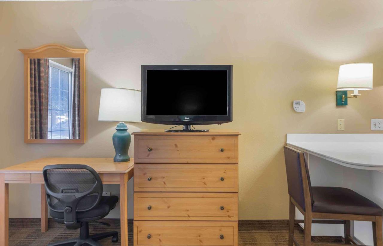 Queen Studio - Non-Smoking at Auburn Hills Extended Stay Inn