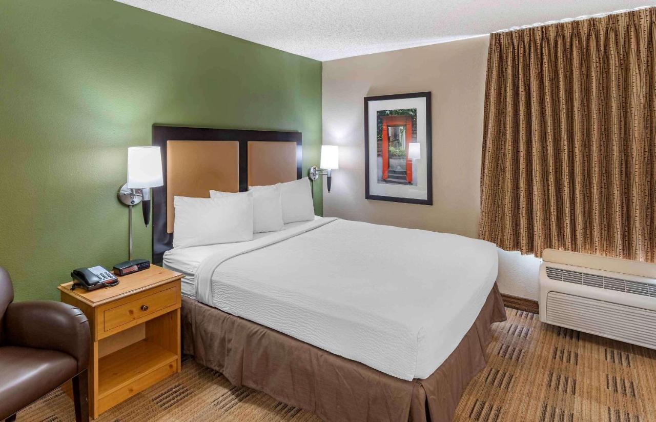 Queen Studio - Non-Smoking at Auburn Hills Extended Stay Inn