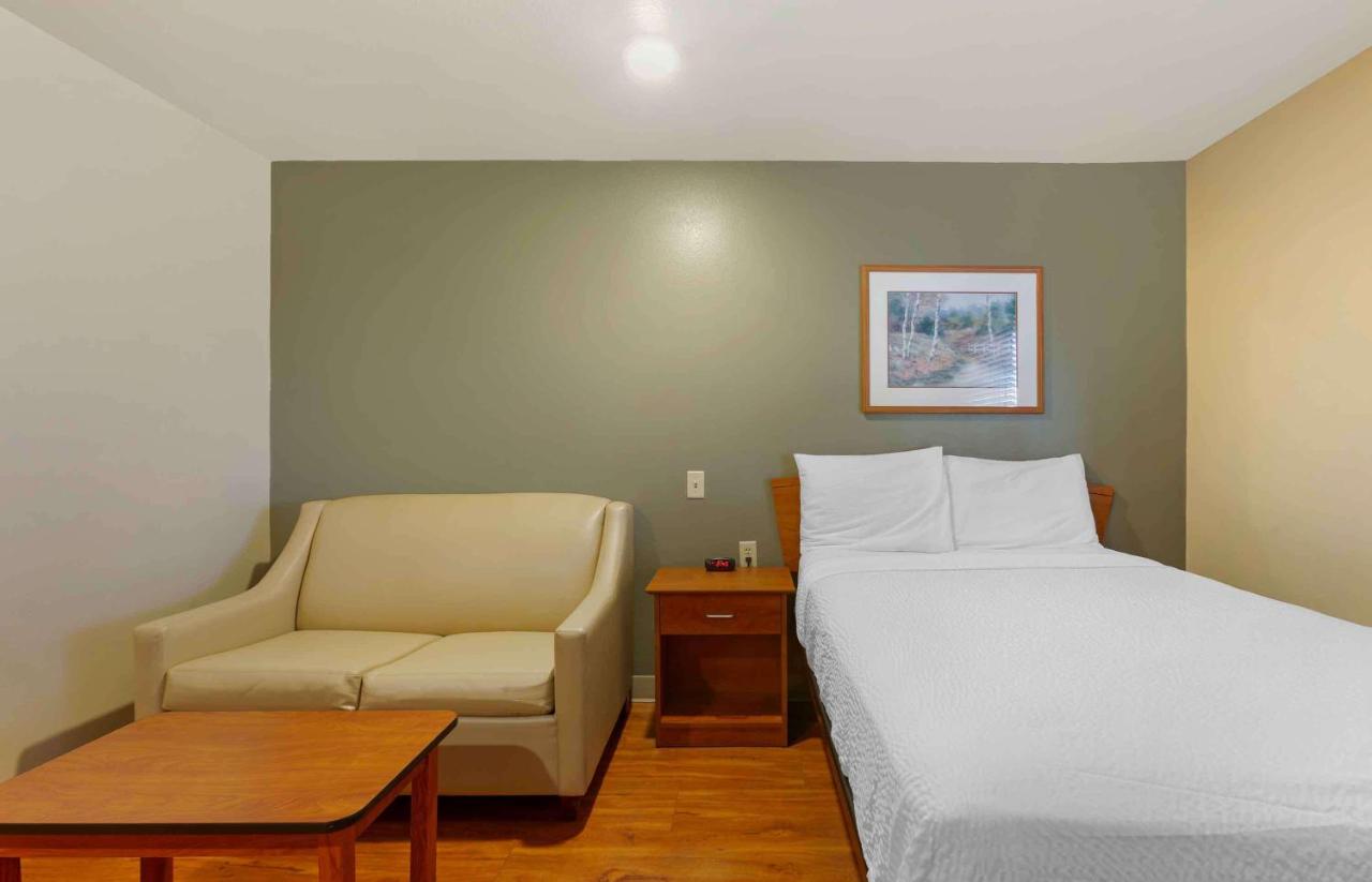 | Extended Stay America Select Suites - Kansas City - Stadium