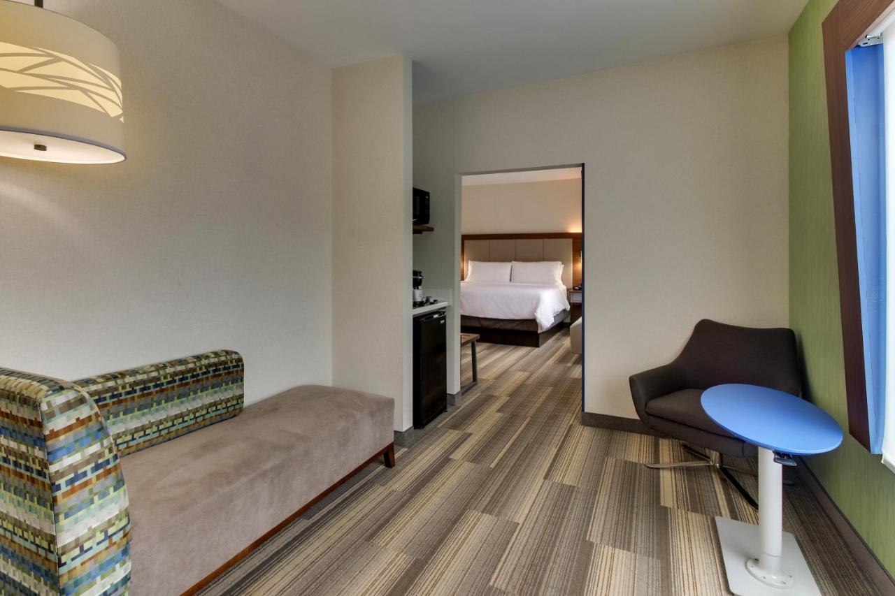 Executive King Room at Holiday Inn Express & Suites Ithaca by IHG