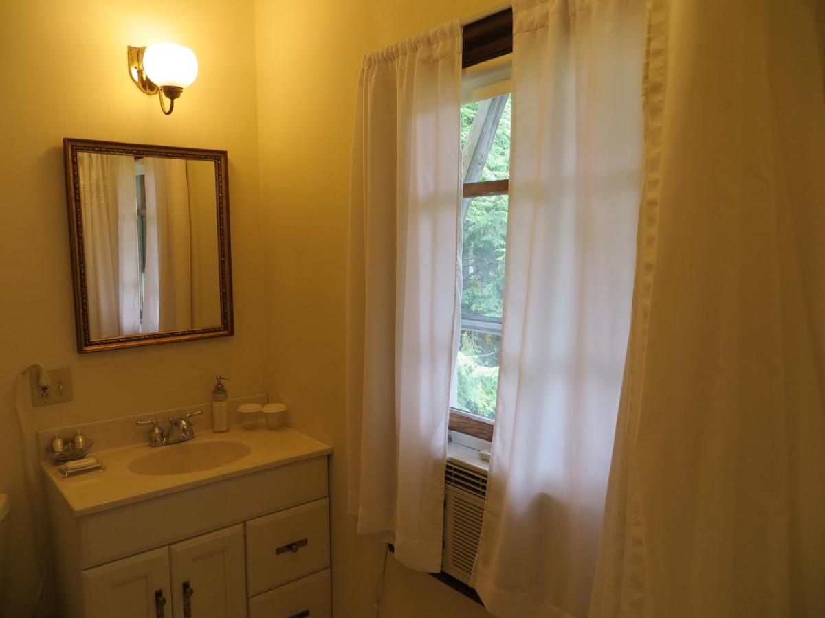 | Atlantic Ark Inn